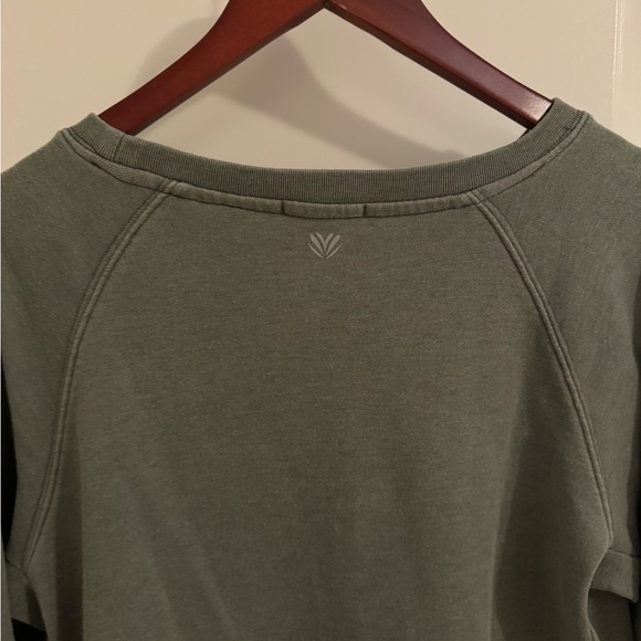 Forever 21 Moss Green Light Weight Crew Neck Sweatshirt with Pockets Size Small - Picture 5 of 6